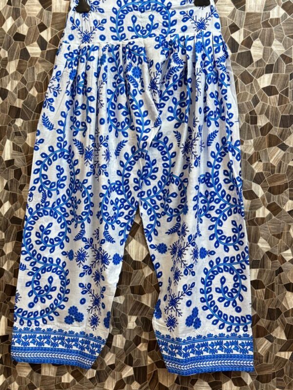 Jhalak By Red Tag 3 Pcs Luxury Lawn Ready To Wear With Farsi Shalwar 2025 - Image 3